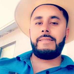 Meet your Posher, Efraín quintana